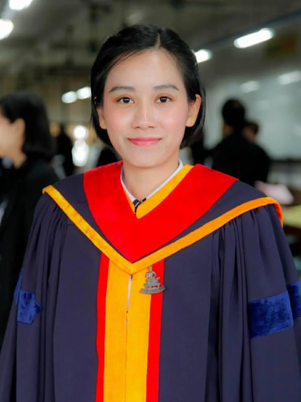 นี่สิ เน็ตไอดอลตัวจริง !!! “น้องป๊อป” บัณฑิตสาวป้ายเเดง ได้เกียรตินิยมอันดับหนึ่งเเละเตรียมตัวติดยศเรืออากาศตรีหญิงที่อายุน้อยที่สุดในประวัต