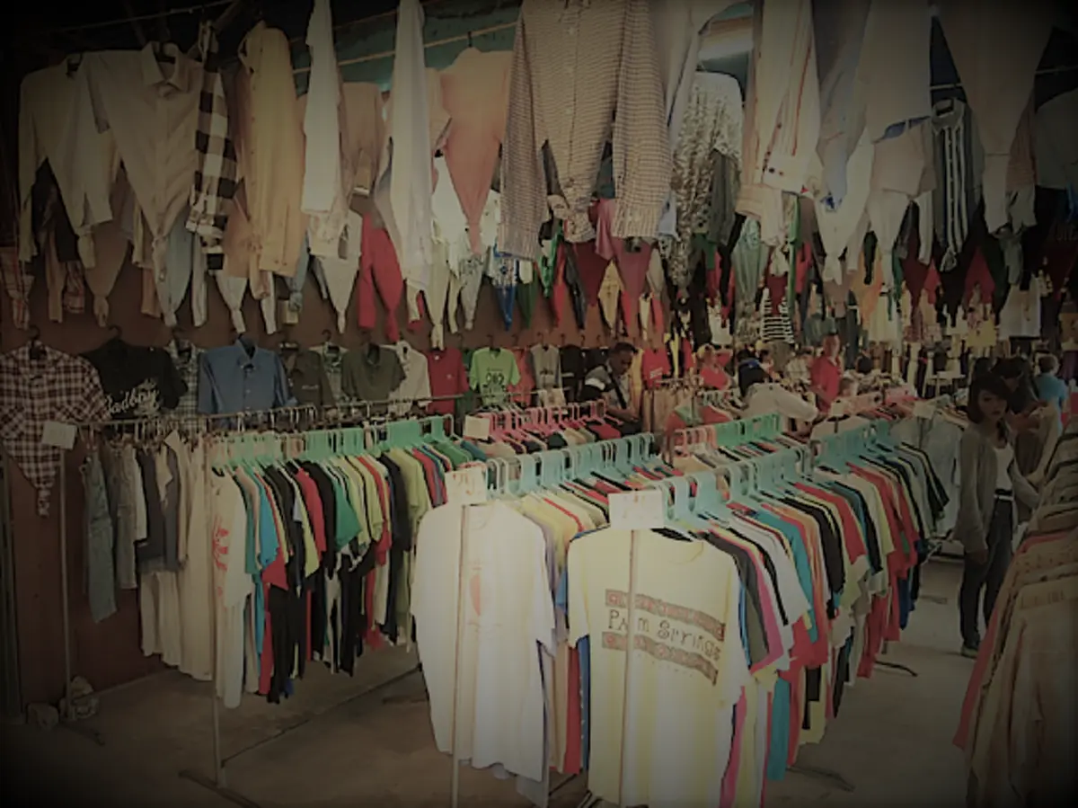 สิ่งที่ควรรู้! คนที่ชอบซื้อ “เสื้อผ้ามือสอง” ต้องระวังโรคเหล่านี้ให้ดี ไม่ควรมองข้ามเด็ดขาด! (รายละเอียด)