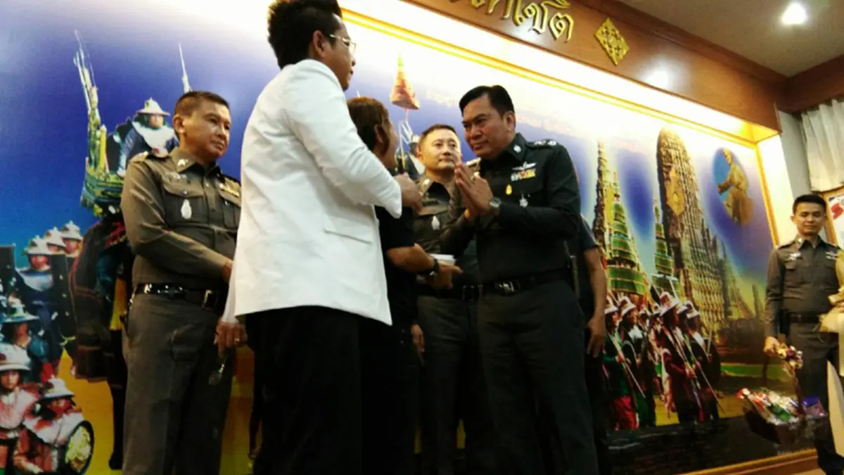 "ไม่อยากให้ลูกสาวตายฟรี" แม่น้องพลอย ร้องขอความยุติธรรมลูกสาวถูกอุ้มฆ่าเผานั่งยางโหดเหี้ยม 3 ปีที่มีความหวังวันนี้มืดมนร่ำไห้ใจจะขาด(มีคลิป)