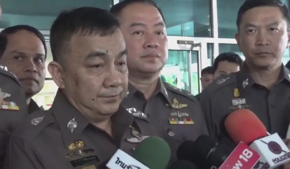 โดนถ้วนหน้า !!! "พล.ต.อ.ศรีวราห์" จ่อฟัน รถตู้ขนมวลชนแห่ให้กำลังใจ"ยิ่งลักษณ์" วันแถลงปิดคดี  (มีคลิป)