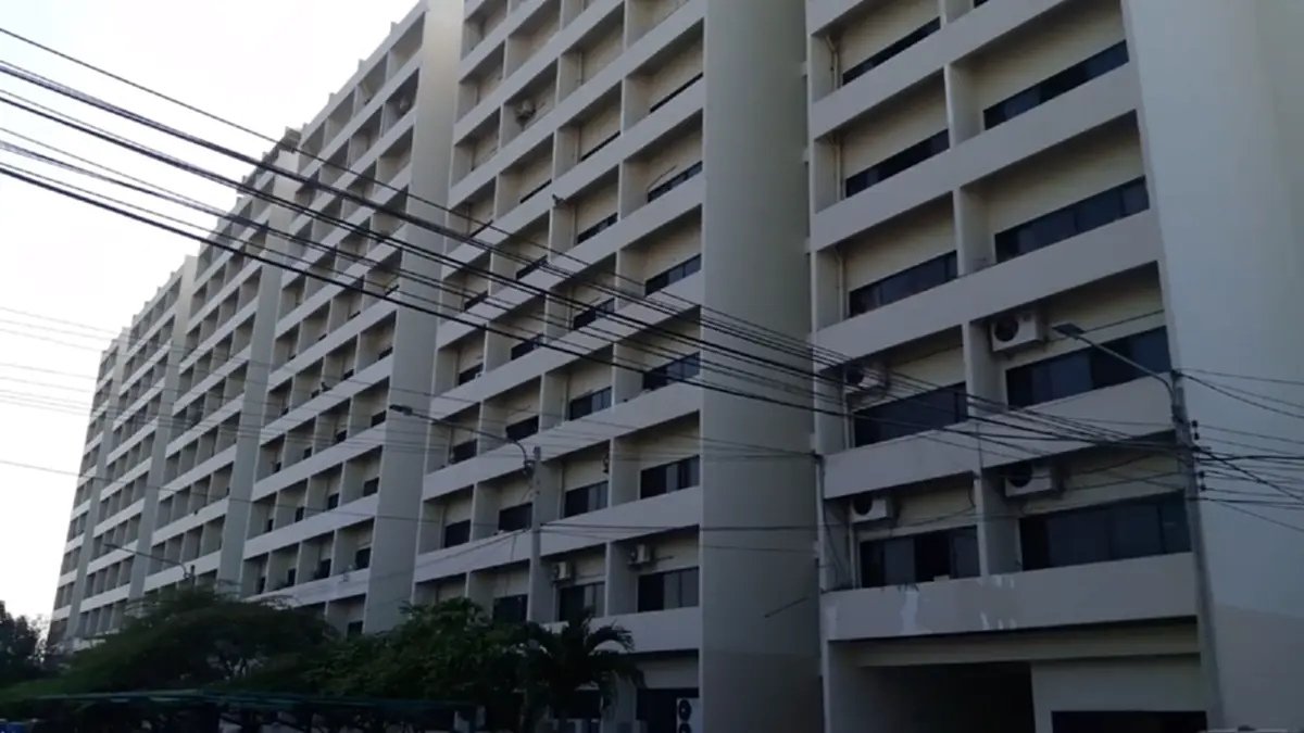 ดับสยอง!!! สาว 14 โดดตึกดับ น้อยใจหนักแม่ไม่ให้เคาท์ดาวน์ (ชมคลิป)