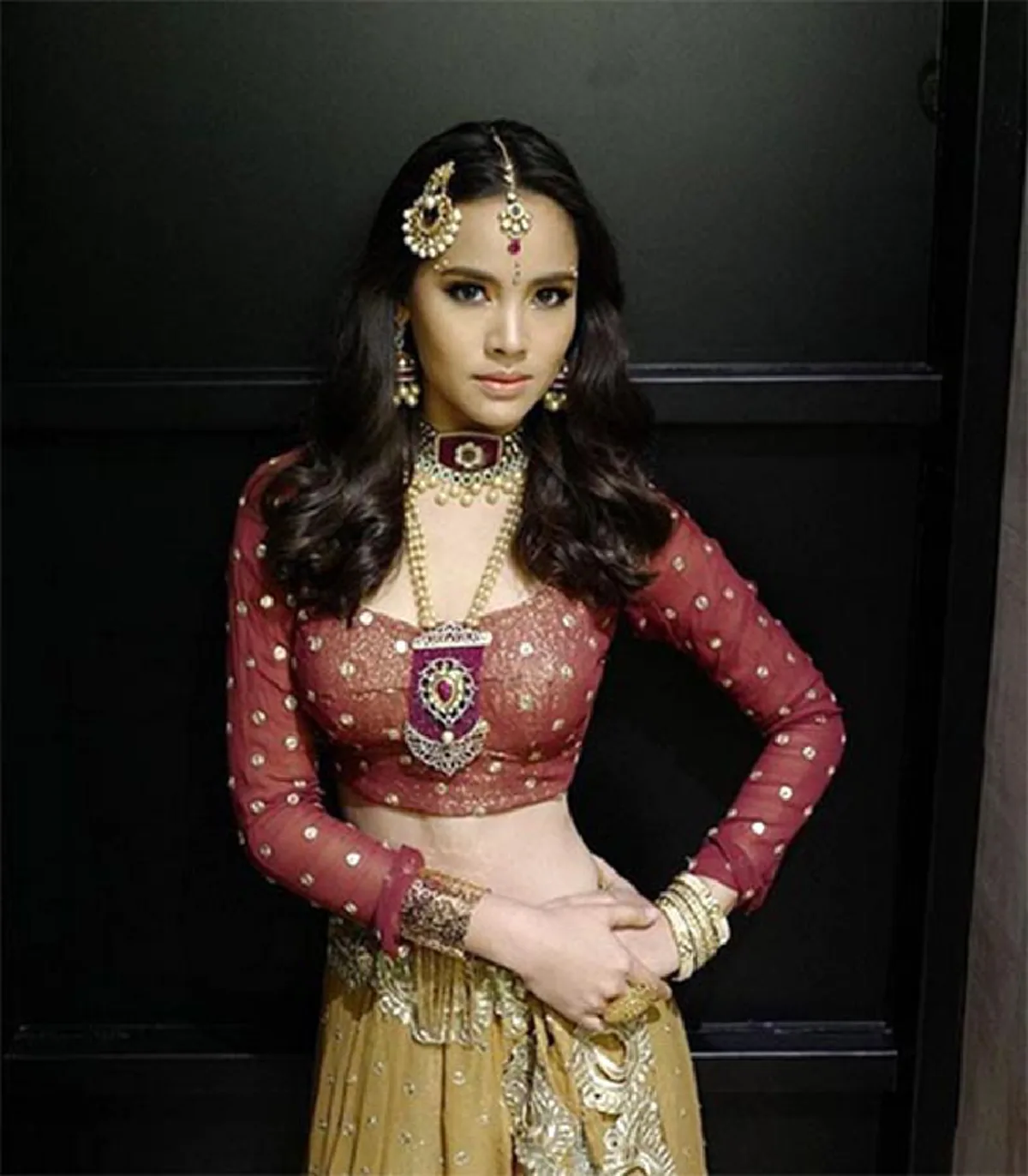 ***อลังการดาวล้านดวง !!! ส่องแฟชั่น 6 ซุปตาร์สาวในชุดสไตล์อินเดีย งานนี้ทำเอาหลายคนถึงกับตะลึงอ้าปากค้าง นึกว่าหลุดออกมาจากบอลลีวูด !?