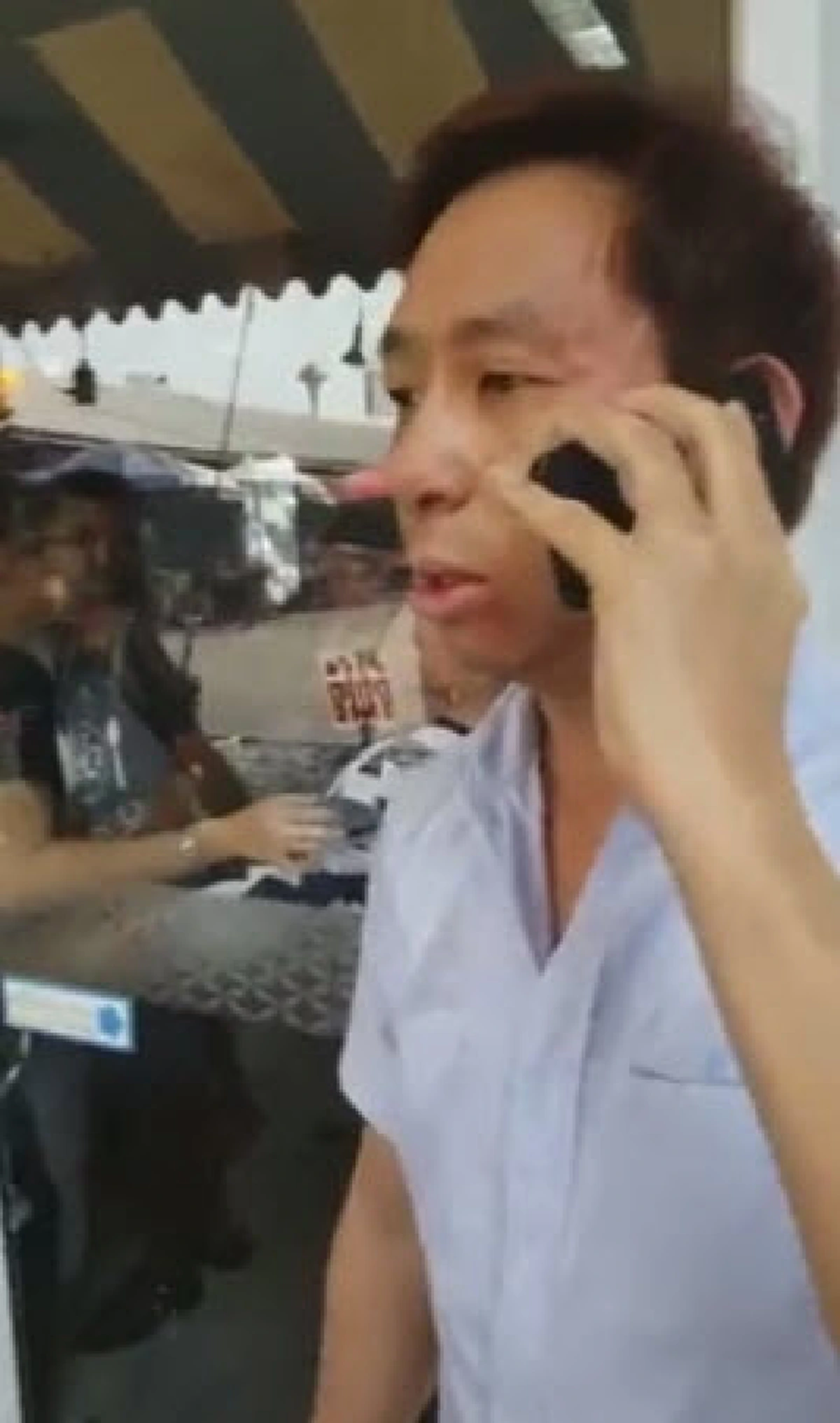 กระหึ่มโซเชียล!! หนุ่มแวะอยุธยากินกุ้งเผา กลับโดนเจ้าของร้านต่อยปากแตกแถมพอแจ้งความร้อยเวรบอกเต็มใจทะเลาะวิวาท นี่มันมาเฟียกุ้งเผาชัดๆ(คลิป)