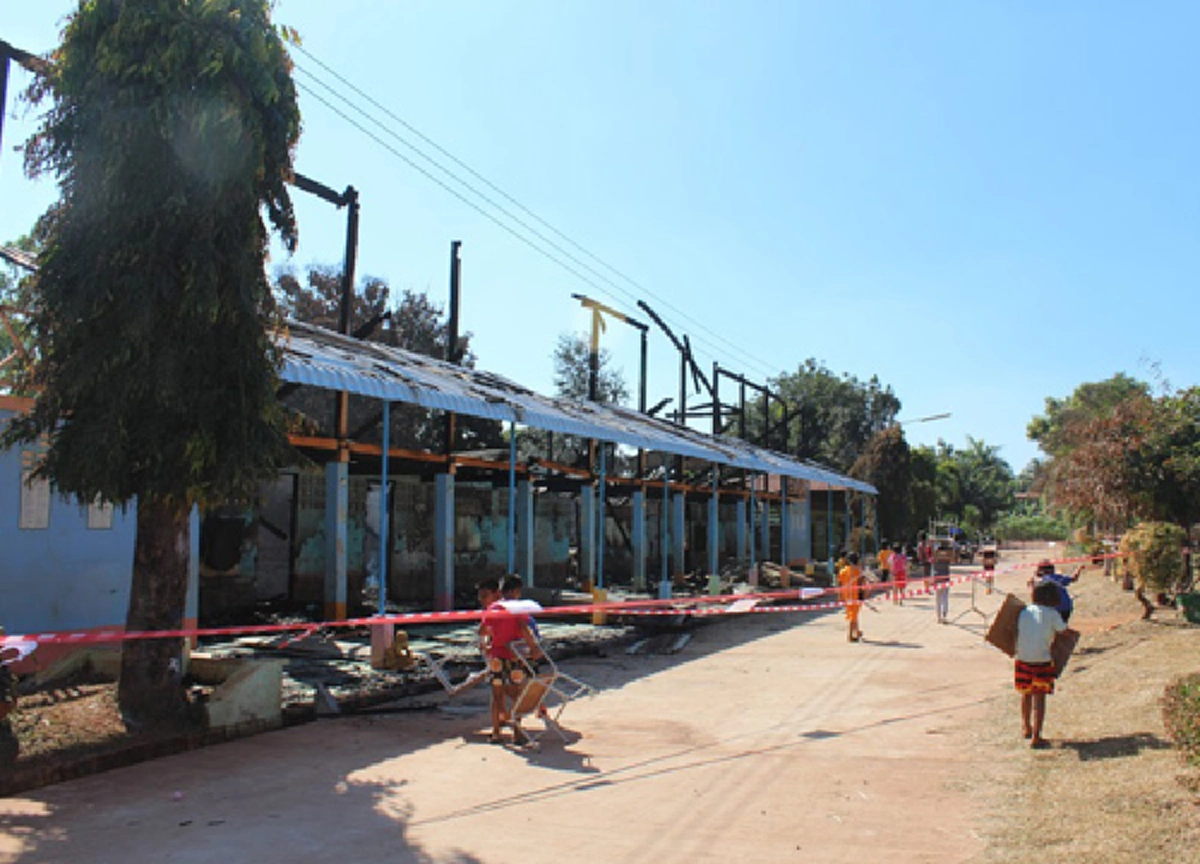 ชื่นหัวใจจริงๆ!! รร.โคราชถูกไฟไหม้ เด็กๆยืนมองน้ำตาไหล  1 ปีเต็ม "แช่ม แช่มรัมย์" รวมน้ำใจคนไทย..เปลี่ยนความเศร้ากลับเป็นรอยยิ้ม!?? (มีคลิป)