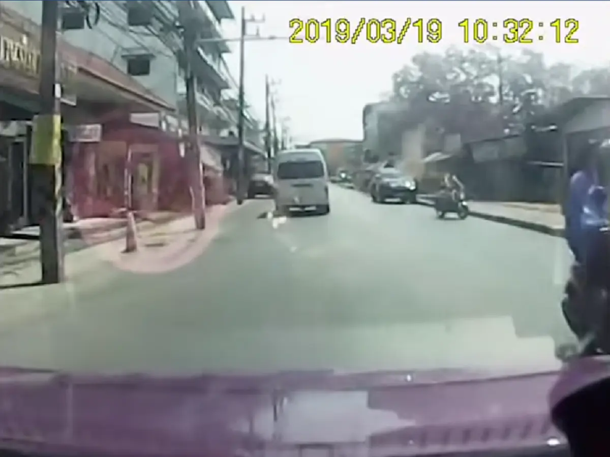  เป็นการขับรถที่มักง่ายสุดๆ แถมยังไร้ความรับผิดชอบอีกด้วย