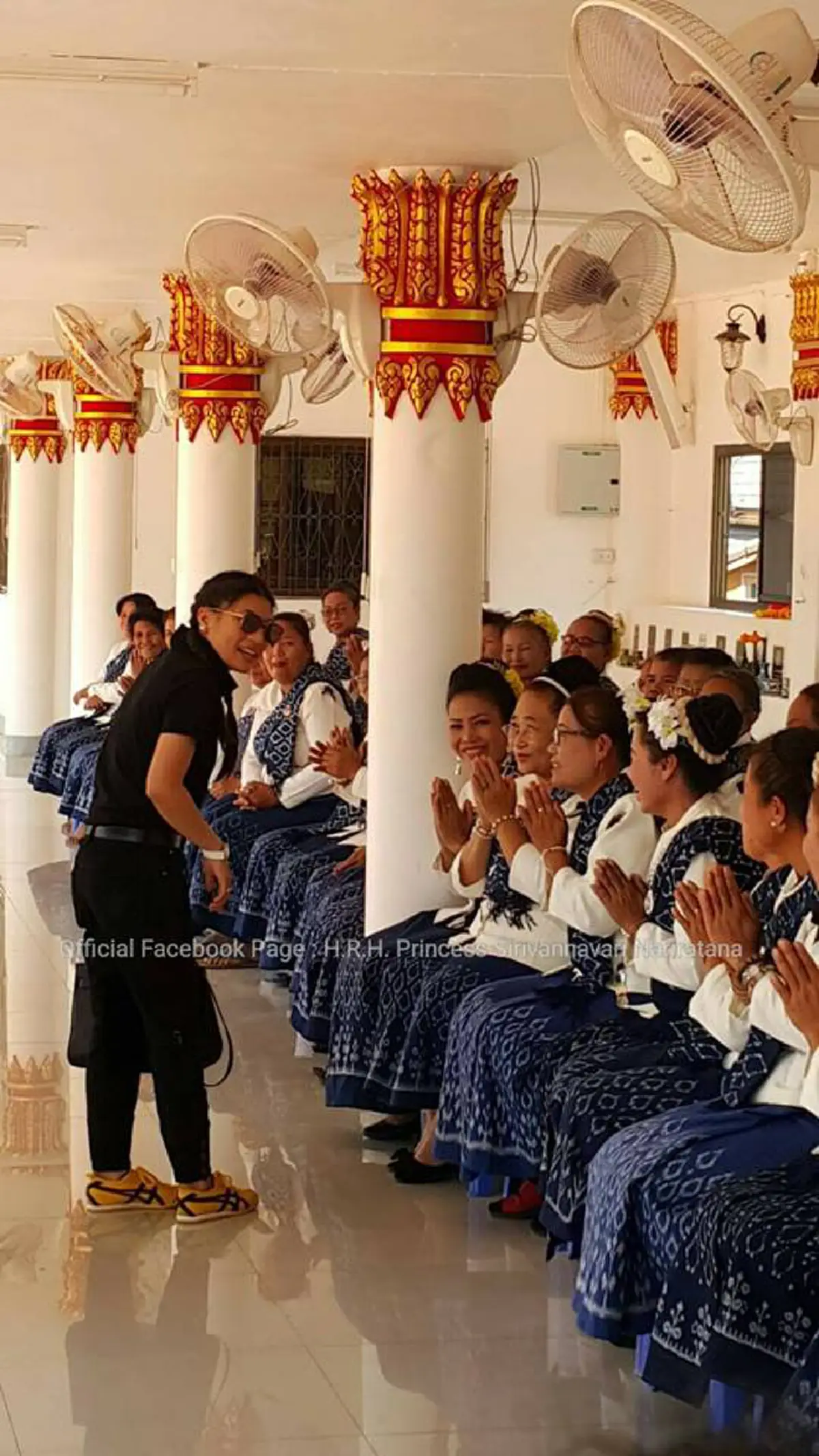 มิอาจหาที่ใดเปรียบ! "พระองค์เจ้าสิริวัณณวรี" องค์หญิงของพสกนิกรชาวไทย กับพระอิริยาบถที่ไม่ถือพระองค์เลยแม้แต่น้อย เมื่อเสด็จเยือนสกลนคร(ภาพ)