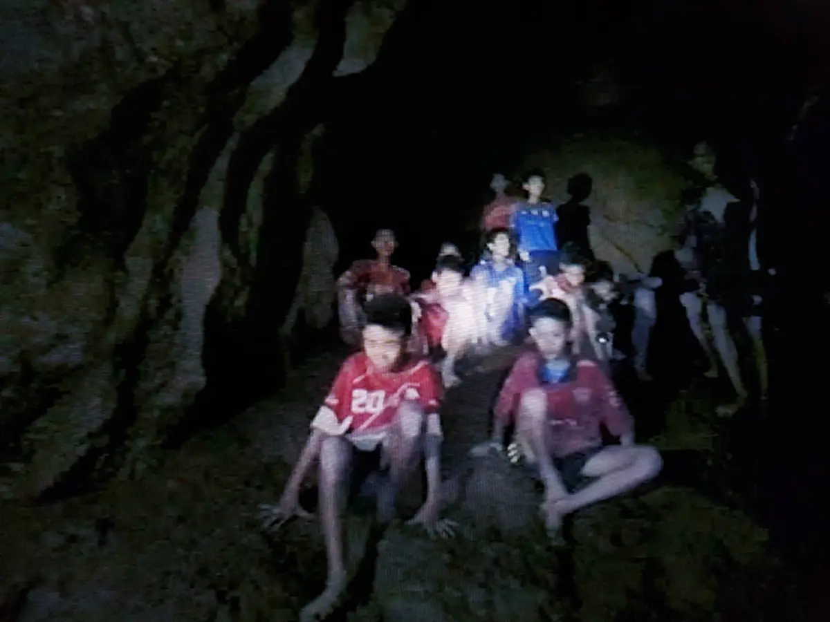 เปิดตัว ด.ช.อดุลย์  "ทีมหมูป่าติดถ้ำหลวง" พูดโต้ตอบกับนักประดาน้ำชาวอังกฤษได้อย่างคล่องแคล่ว เป็นเด็กเรียนเก่งได้เกรดเฉลี่ย 3.9