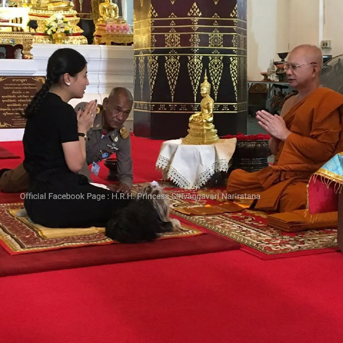 มิอาจหาที่ใดเปรียบ! "พระองค์เจ้าสิริวัณณวรี" องค์หญิงของพสกนิกรชาวไทย กับพระอิริยาบถที่ไม่ถือพระองค์เลยแม้แต่น้อย เมื่อเสด็จเยือนสกลนคร(ภาพ)
