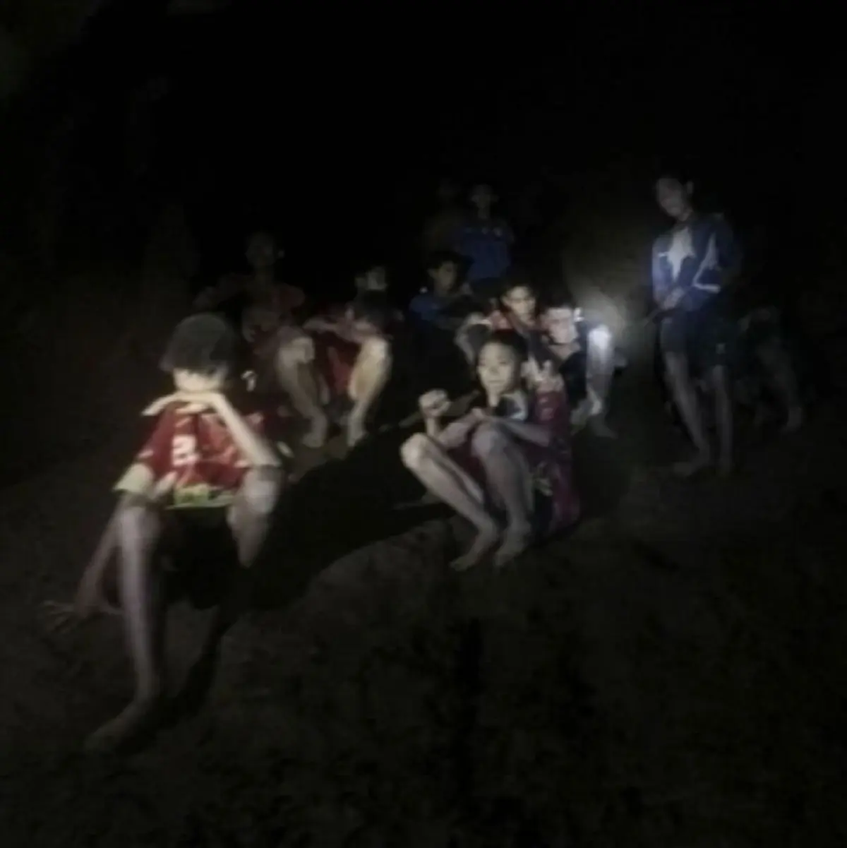 เปิดตัว ด.ช.อดุลย์  "ทีมหมูป่าติดถ้ำหลวง" พูดโต้ตอบกับนักประดาน้ำชาวอังกฤษได้อย่างคล่องแคล่ว เป็นเด็กเรียนเก่งได้เกรดเฉลี่ย 3.9