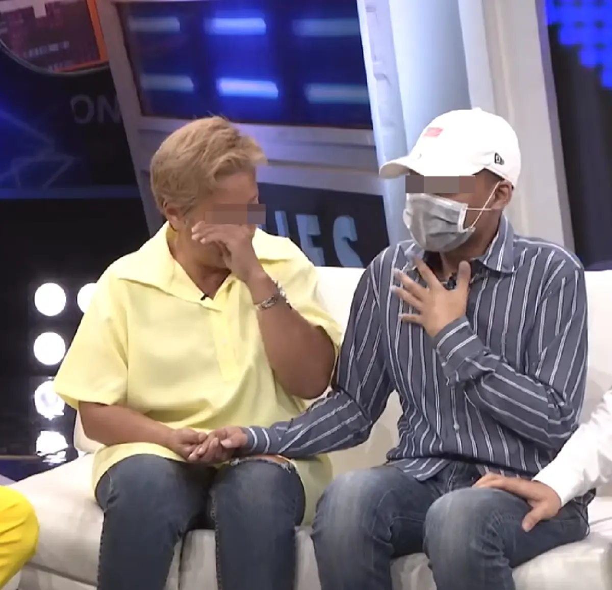 หนุ่มน้อยลูกครึ่งป่วยลูคีเมีย หมดเงิน 7 ล้าน สลด รู้ความจริงติด HIV ซ้ำ