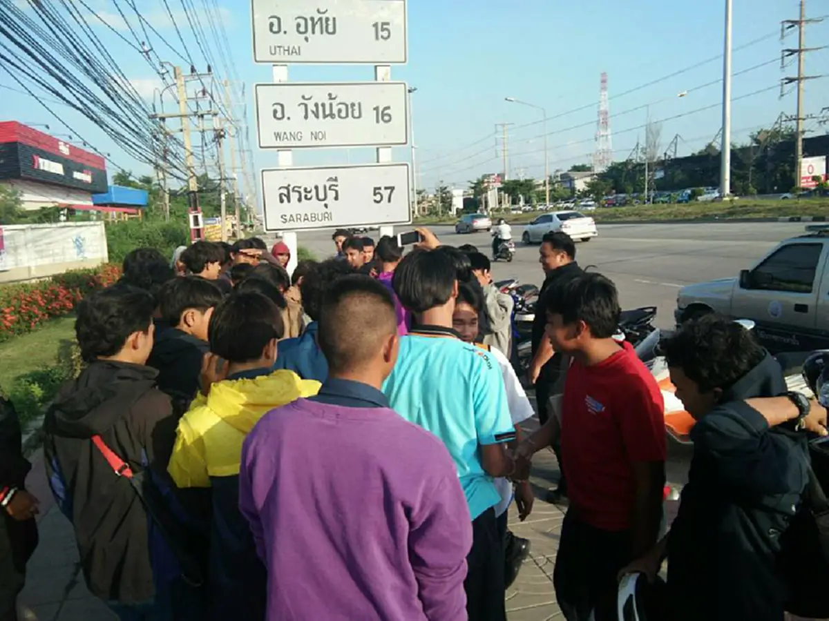 แห่แชร์สนั่น!!! กลุ่มช่างกลสองสถาบันรวมตัวทำ"สัญญาใจ"ต่อไปนี้จะเลิกตีกัน เพื่ออนาคตตัวเอง...แชร์แปปเดียวยอดคนดูเกือบครึ่งล้าน!!!