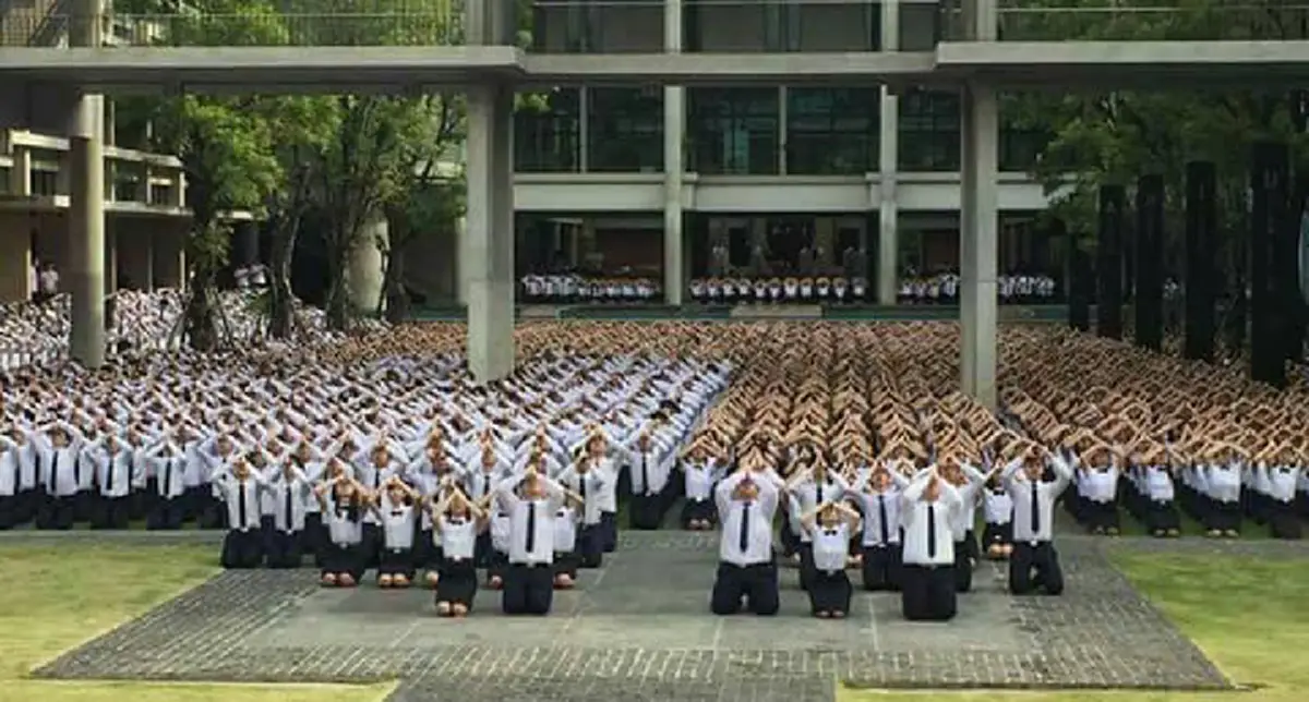 เด็กบางคนเห็นแล้วคงเงิบ!!! ลูกหลานไทย ในพิธีถวายราชสักการะของ ม.มหิดล งดงามเกินคำบรรยาย...แชร์ออกไป นี่แหละตัวอย่างดีๆที่มีให้เห็น!!!