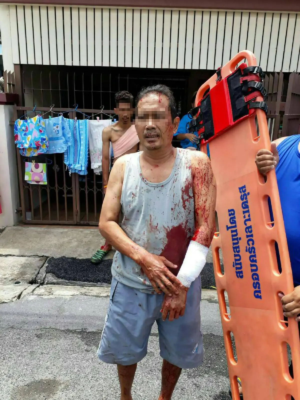 พ่อแม่ให้ท้ายลูกชายตลอด!!! คำพูดจากฝั่งผู้ตาย สาเหตุที่แท้จริงไม่ใช่แค่เรื่องต้มมาม่า...เผยอีกฝั่งสุดกร่างอ้างรู้จักตำรวจ!!!(มีคลิป)