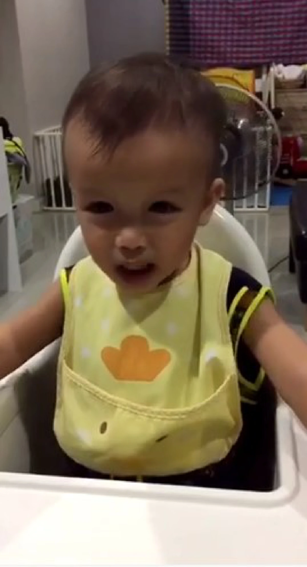 แชร์สนั่น!! เจ้าหนูน้อยร้อง "เพลงสรรเสริญพระบารมี" ได้อย่างน่ารักสุดๆ งานนี้บอกเลย พ่อแม่ต้องภูมิใจ คนไทยต้องชื่นชมทั้งประเทศ!!(มีคลิป)