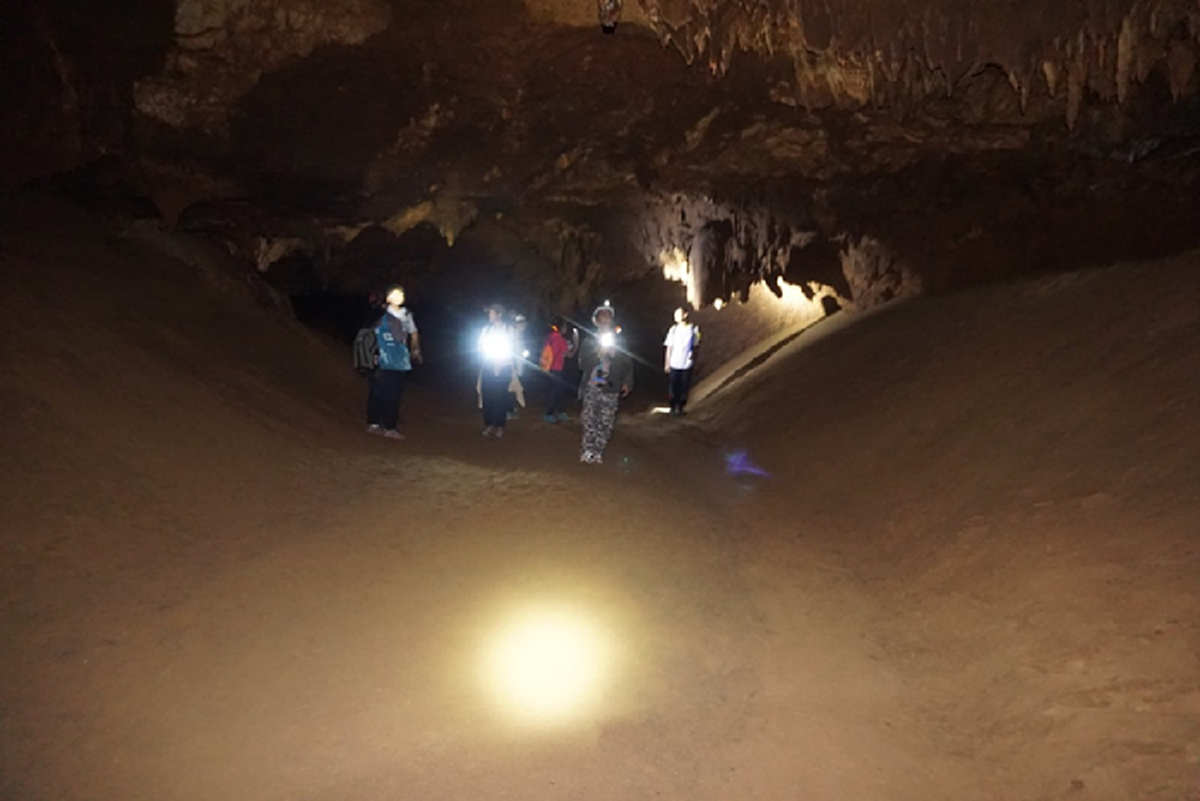 ภาพเก่าในอดีต !!! ภาพภายในถ้ำหลวง เมื่อ 2 ปีที่แล้ว ข้างในเส้นทางคดเคี้ยว คนเคยไปอึดอัดหายใจไม่ออก !! (รายละเอียด-ภาพ)