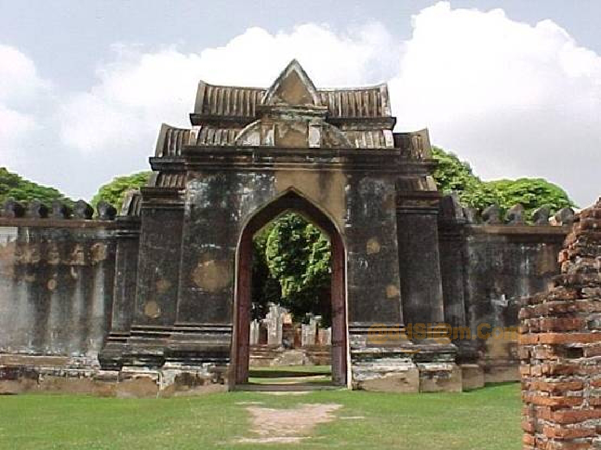 เป็นบุญตายิ่งนัก!! เปิดภาพ 10 อันดับพระราชวังที่สวยงามที่สุดในประเทศไทย(รายละเอียด)