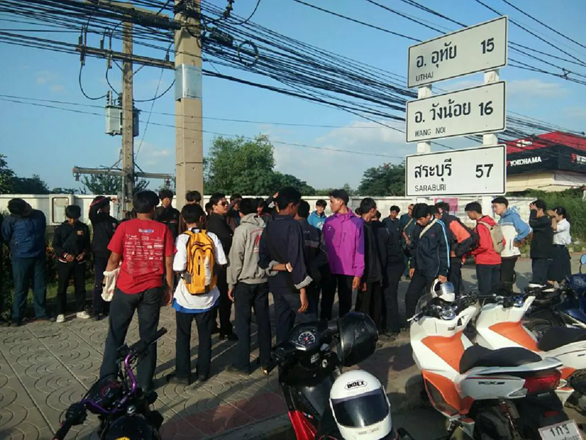 แห่แชร์สนั่น!!! กลุ่มช่างกลสองสถาบันรวมตัวทำ"สัญญาใจ"ต่อไปนี้จะเลิกตีกัน เพื่ออนาคตตัวเอง...แชร์แปปเดียวยอดคนดูเกือบครึ่งล้าน!!!