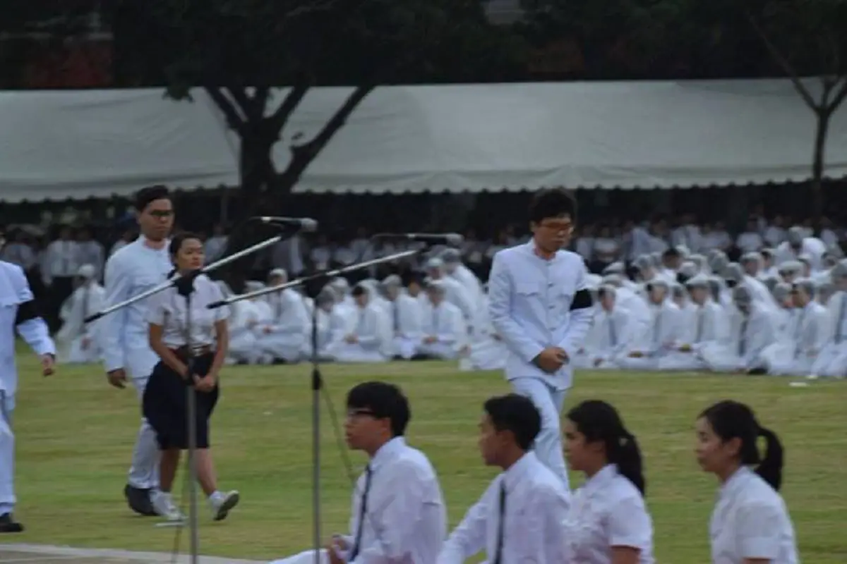 เด็กบางคนเห็นแล้วคงเงิบ!!! ลูกหลานไทย ในพิธีถวายราชสักการะของ ม.มหิดล งดงามเกินคำบรรยาย...แชร์ออกไป นี่แหละตัวอย่างดีๆที่มีให้เห็น!!!