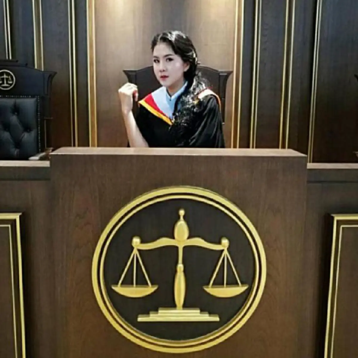 เข้าใจทันที ทำไมเธอดูสู้คนมาก !!! เปิดประวัติ  “เมี่ยง” พี่สาวน้องเมย รู้เลยว่าทำไมถึงกล้าเจรจากับทางโรงเรียน กระจ่างแจ้งเลย !!  (มีภาพ)