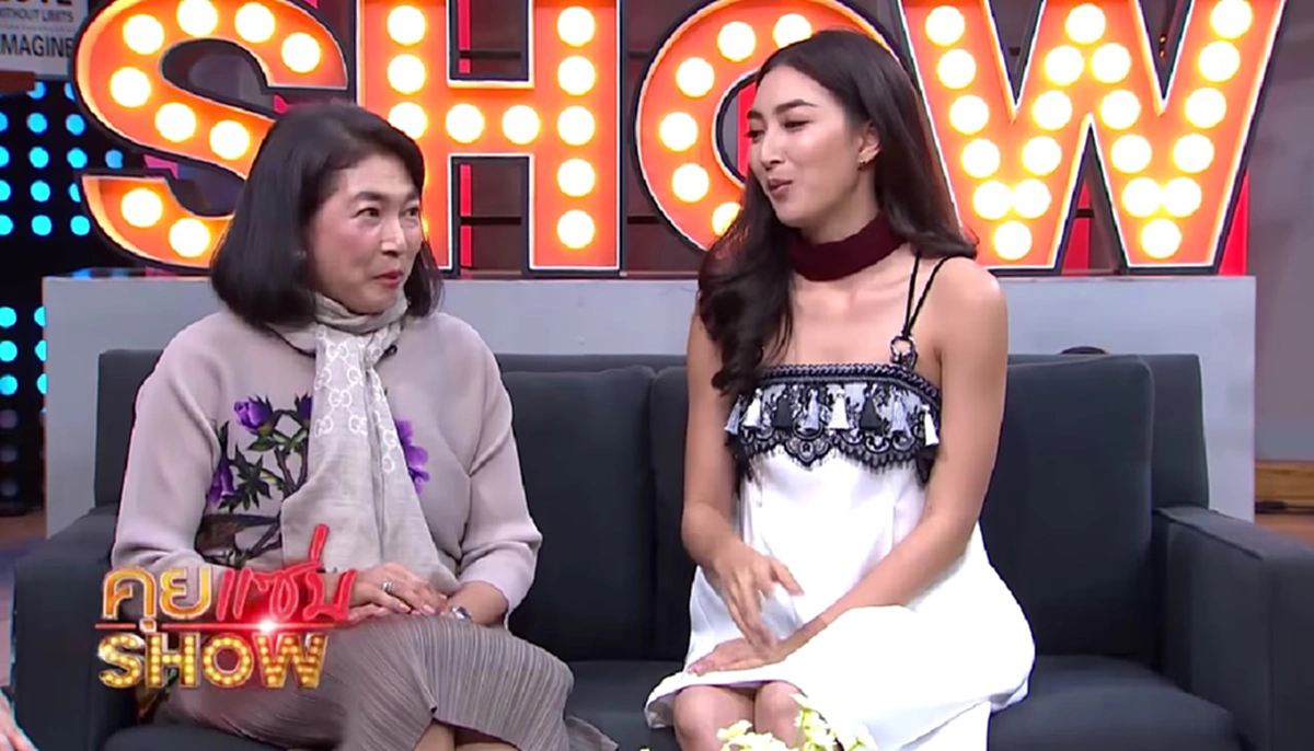 อึ้งทั้งรายการ !!! "แม่หน่อย" เปิดเผยค่าสินสอดแต่งงานของ "แพนเค้ก" หลังพิธีกรถาม ถึงร้อยล้านไหม ?? (มีคลิป)