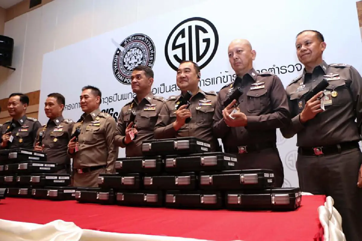 ประชาชนเฮลั่น!!! มาแล้ว ปืนสั้นสวัสดิการล็อตแรก ยันเป็นปืนมีประสิทธิภาพ สวัสดิภาพของตำรวจทุกนายเป็นสิ่งสำคัญ!!!(รายละเอียด)