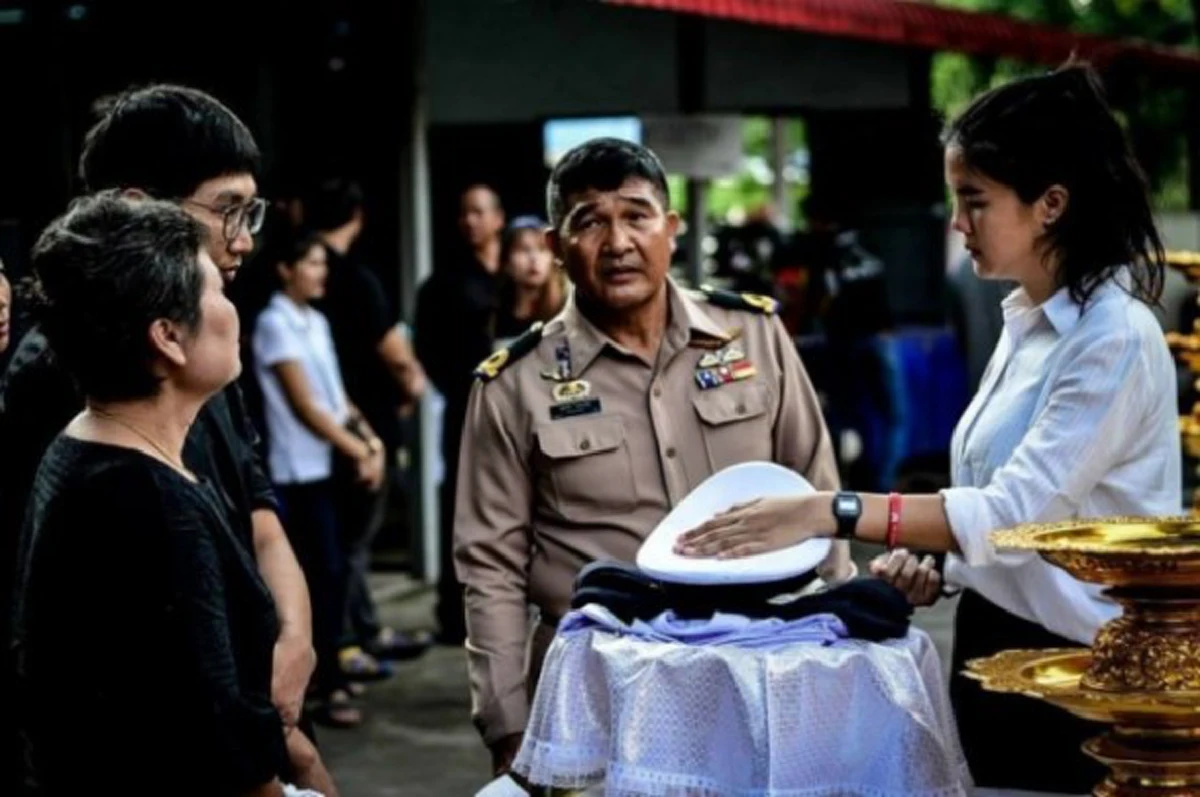 เข้าใจทันที ทำไมเธอดูสู้คนมาก !!! เปิดประวัติ  “เมี่ยง” พี่สาวน้องเมย รู้เลยว่าทำไมถึงกล้าเจรจากับทางโรงเรียน กระจ่างแจ้งเลย !!  (มีภาพ)