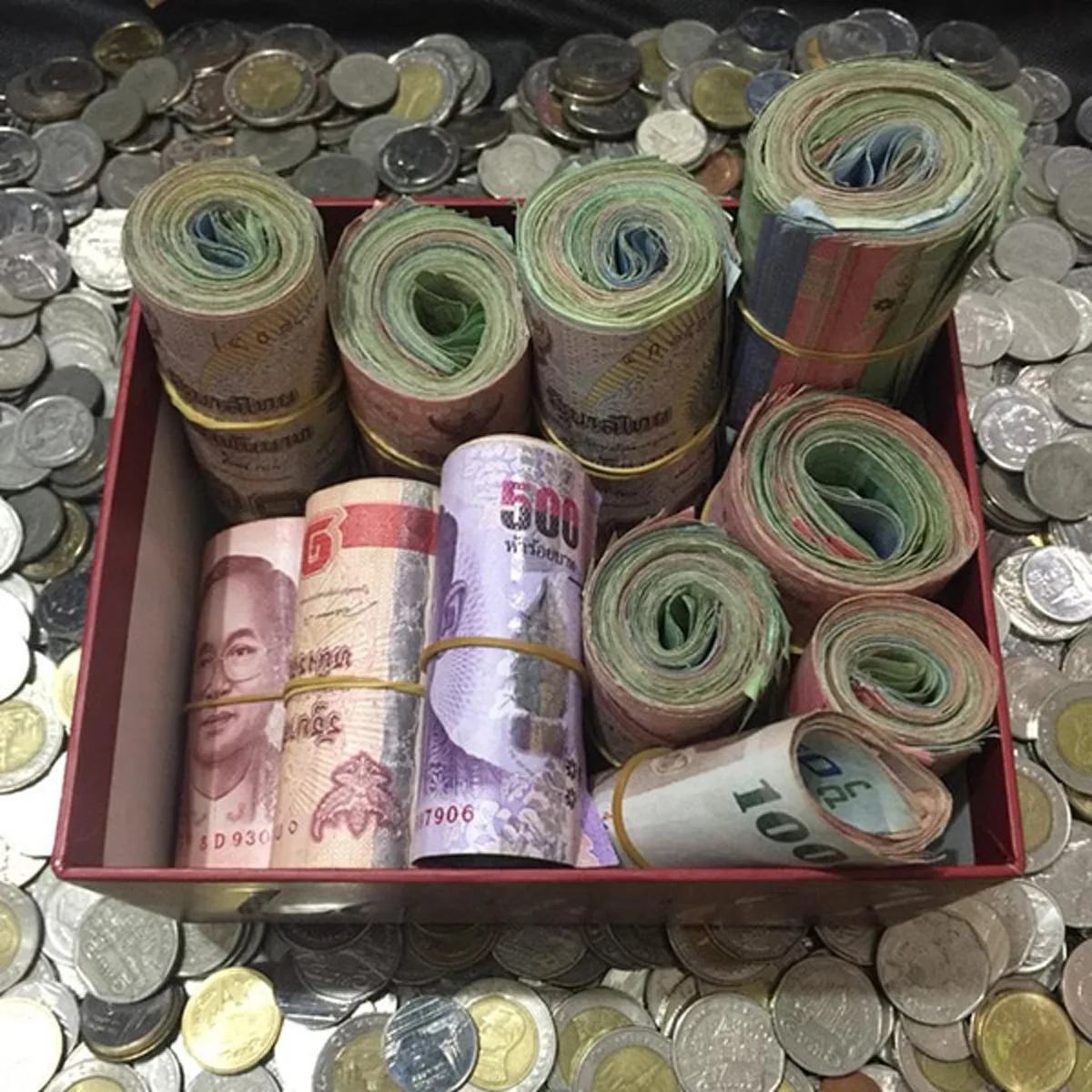 #โซเชียลแชร์สนั่น!! จากคนใช้จ่ายฟุ่มเฟือย “เก็บเงินไม่เคยอยู่” หันมาใช้วิธีนี้ 1ปี ผลที่ได้ออกมา มีเงินเก็บหลายบาท ถึงกับอยากทำตาม !!