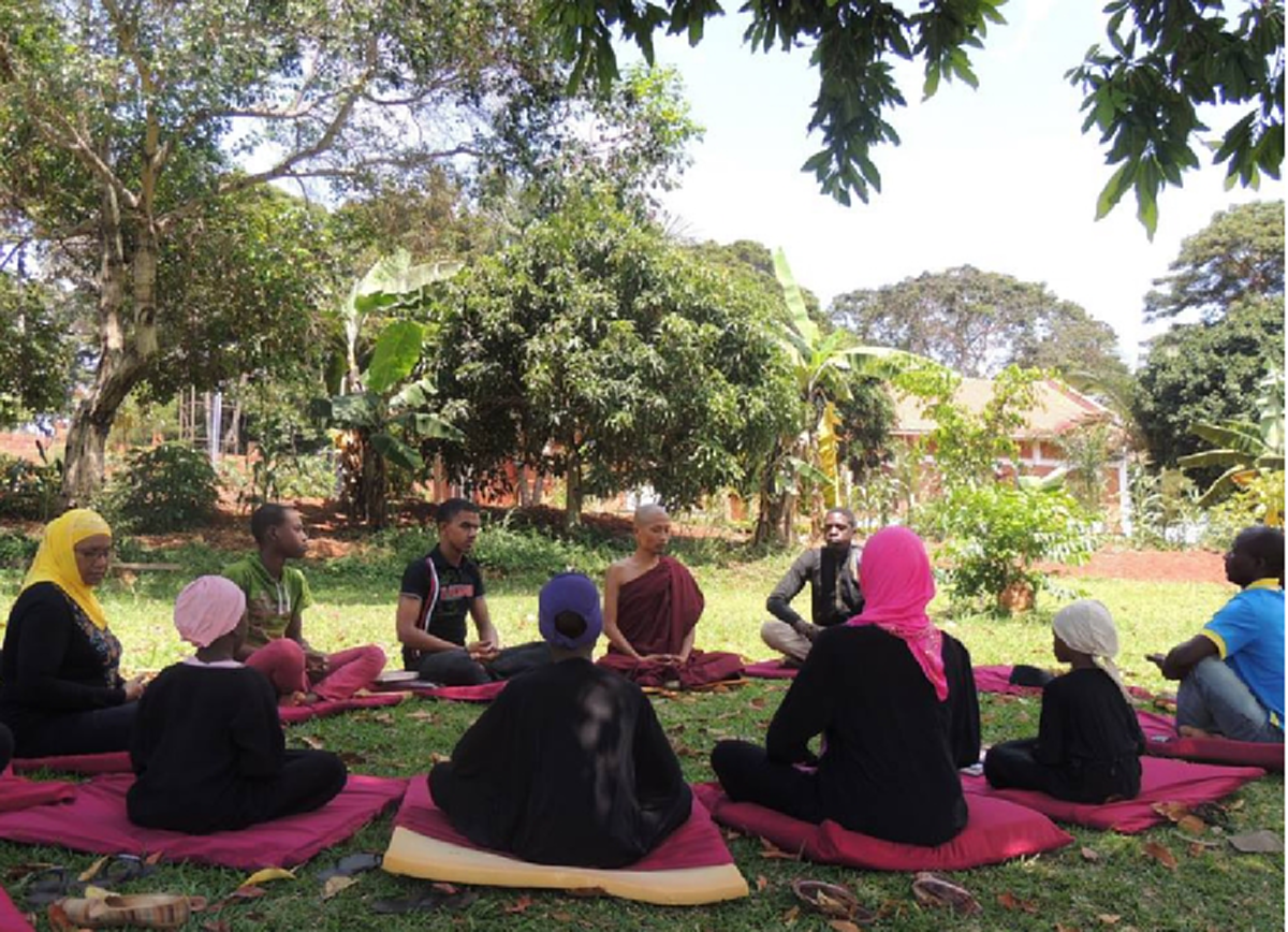 กราบสาธุรัวๆ!! " ภิกษุผิวสี " จากยูกันดา พระสงฆ์ชาวแอฟริกันรูปแรกในพระพุทธศาสนา ที่เลือกเดินทางตามรอยพุทธศาสนาและเผยแพร่ธรรมในทวีปแอฟริกา