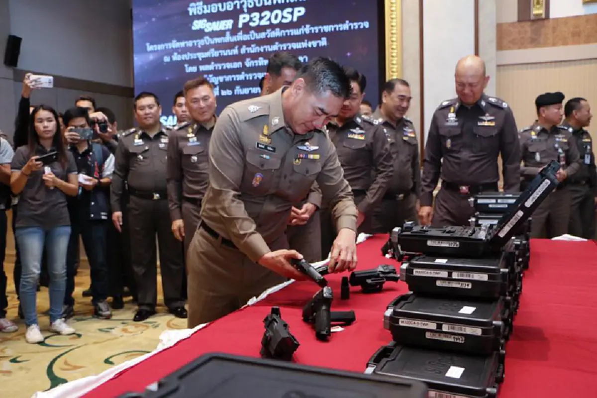 ประชาชนเฮลั่น!!! มาแล้ว ปืนสั้นสวัสดิการล็อตแรก ยันเป็นปืนมีประสิทธิภาพ สวัสดิภาพของตำรวจทุกนายเป็นสิ่งสำคัญ!!!(รายละเอียด)