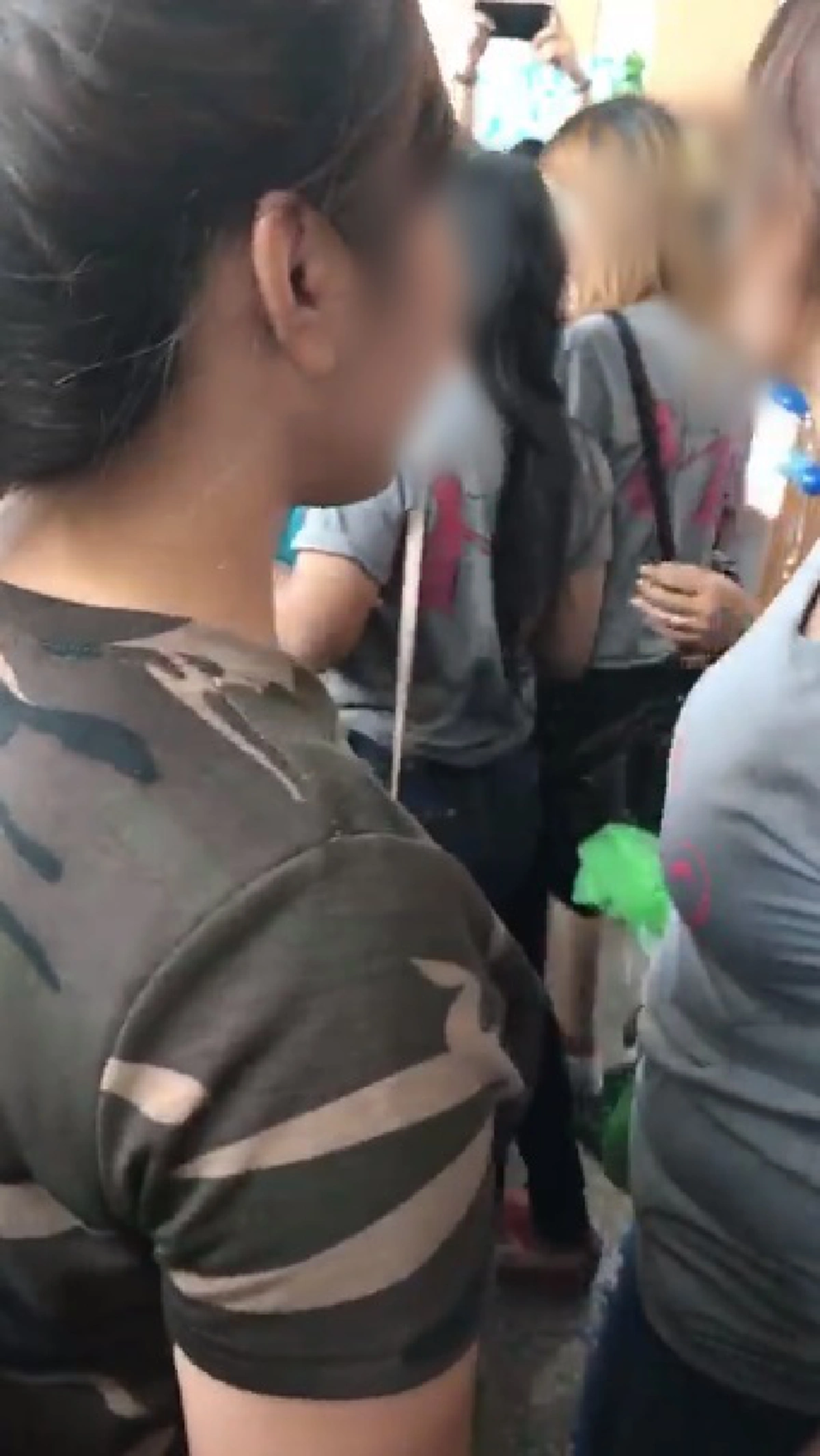 ไม่อายหรอคะ ?!! เฉียบขาด “เมียหลวงเดือด” บุกเอา “กกน.” ไปคืน “เมียน้อย” ในงานสัมมนา ตะโกนด่าลั่น เพื่อนร่วมงานมองตรึม (มีคลิป)