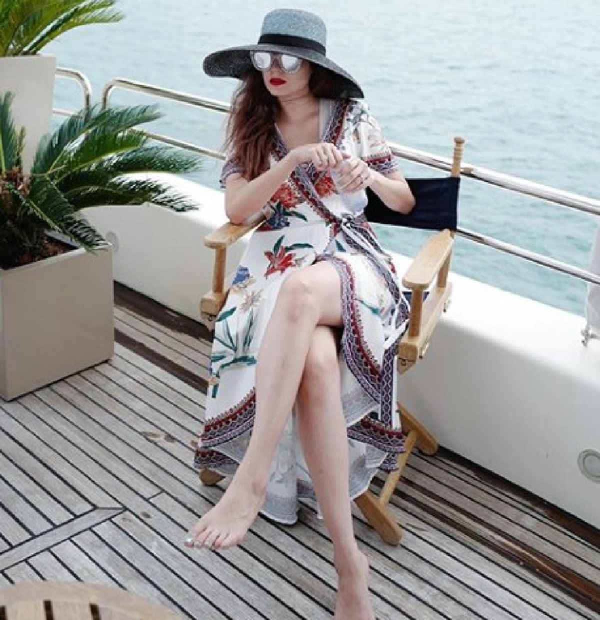 ขวัญ อุษามณี ถูกไฮโซแพทริค ชูนิ้วกลางใส่ เเฟนคลับเดือดเเรงไม่ให้เกียรติ