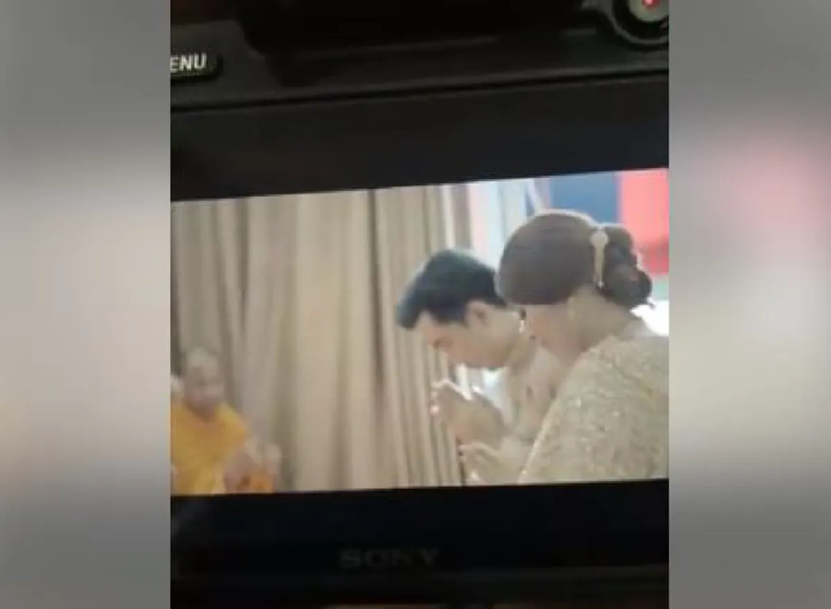 แต่งหน้ามา 2 หมื่น หลวงพ่อสาดซะ!! กระหึ่ม คลิป"เจ้าสาว"รับน้ำมนต์วันแต่งงาน หนักมือไปหน่อย หลวงพ่อยังสะดุ้ง (คลิป)