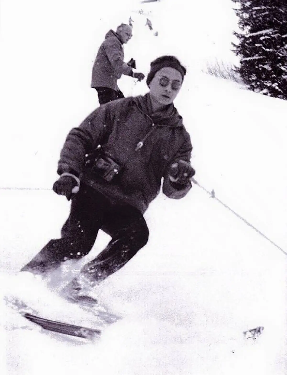 แชร์เก็บไว้ในความทรงจำ ภาพพระบรมฉายาลักษณ์ของ "ในหลวงรัชกาลที่๙" ที่หาดูได้ยาก (ภาพชุด)