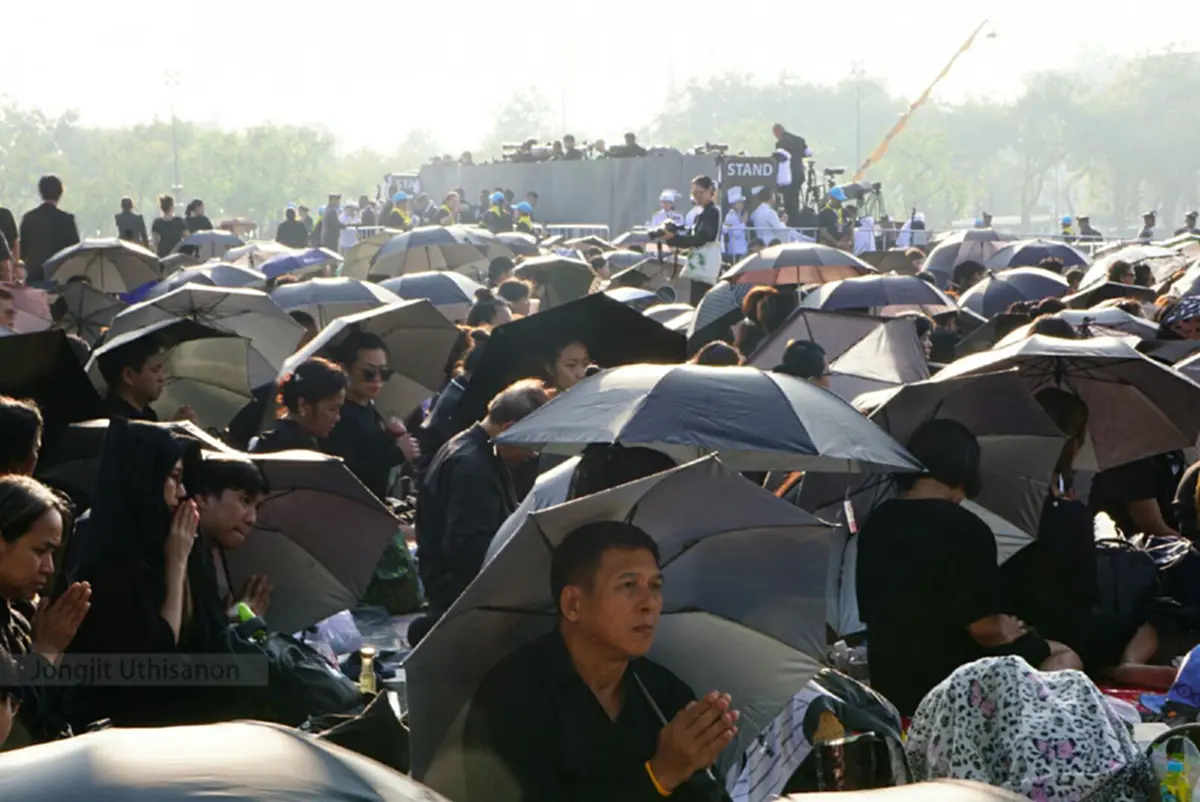 ธ สถิตในดวงใจตราบนิจนิรันดร์  ภาพแห่งความทรงจำของคนไทยทุกคน (คลิปและภาพชุด)