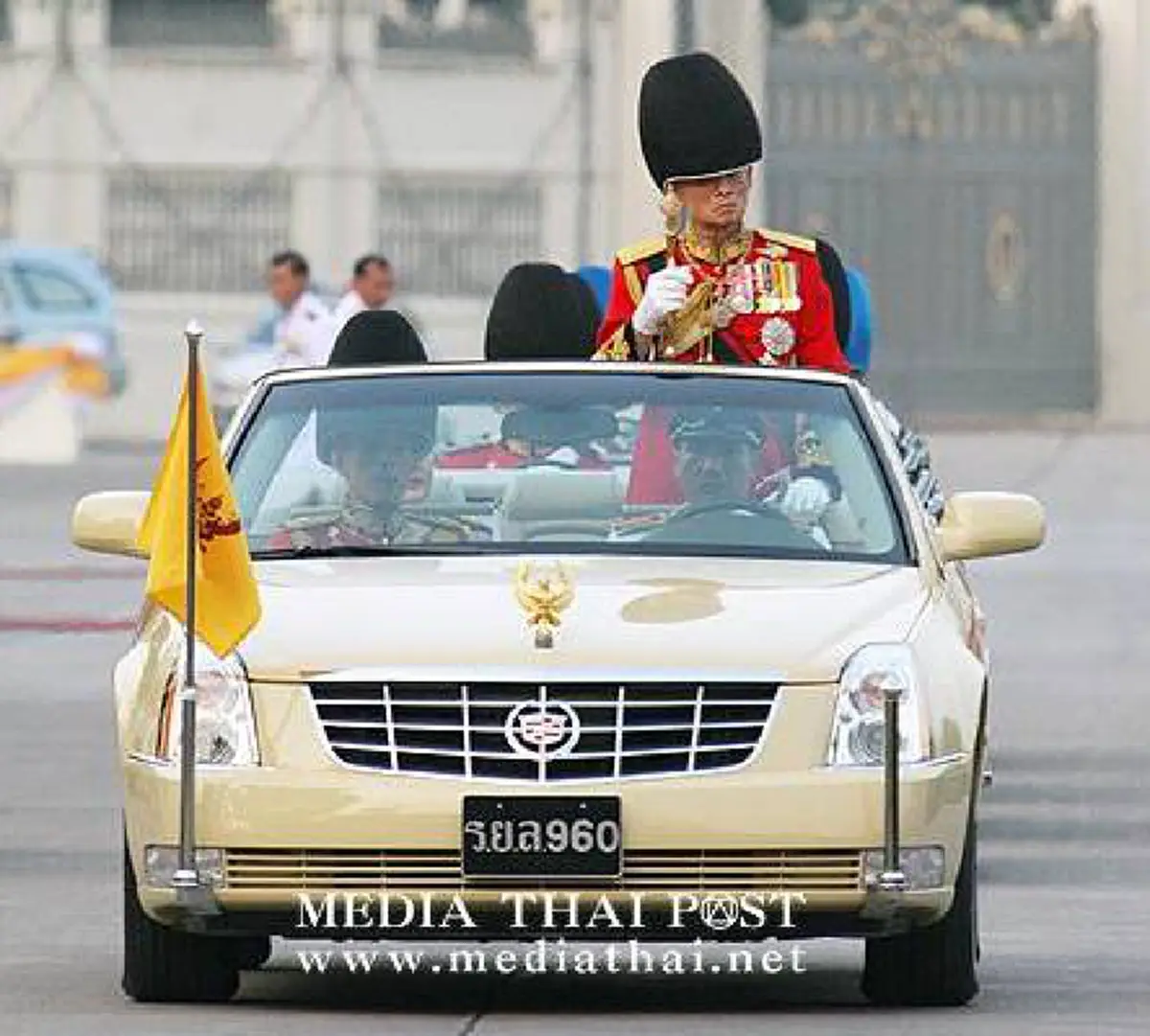 ทุกคันงามสง่ามาก!!! เปิดภาพรถยนต์พระที่นั่งของ "ในหลวง ร.๙ " ที่บางคันน้อยคนจะได้ยลโฉมพร้อมรายละเอียด