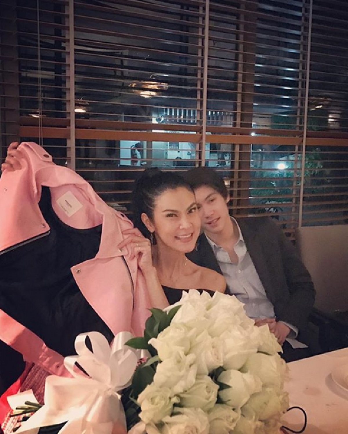 แฮปปี้สุดๆ!! งานฉลองวันเกิด "ปิ่น เก็จมณี" วัย 44 ปี "เจ เจตริน"ยังคอนเซ็ปต์เดิมเพิ่มเติมคือ#สายเปย์ ด้านลูกชายไม่น้อยหน้ามอบของขวัญเอาใจแม่