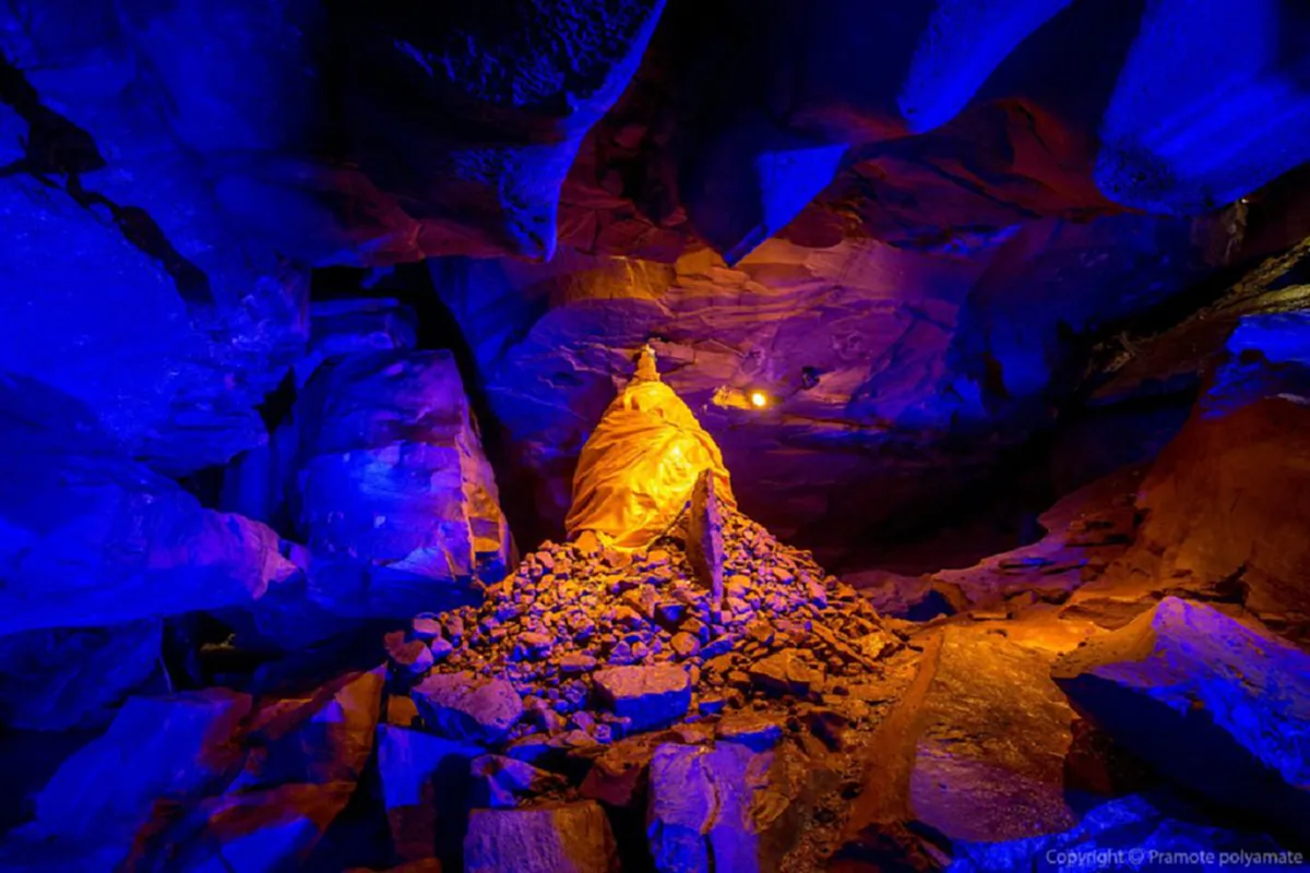 ดูให้เห็นกับตา !!  เส้นทางลี้ลับ สู่ประตูเมืองบาดาลของพญานคราช !! ไม่น่าเชื่อนี่คือสภาพข้างในที่เห็นแล้วขนลุกทันที !! (ชมภาพ)