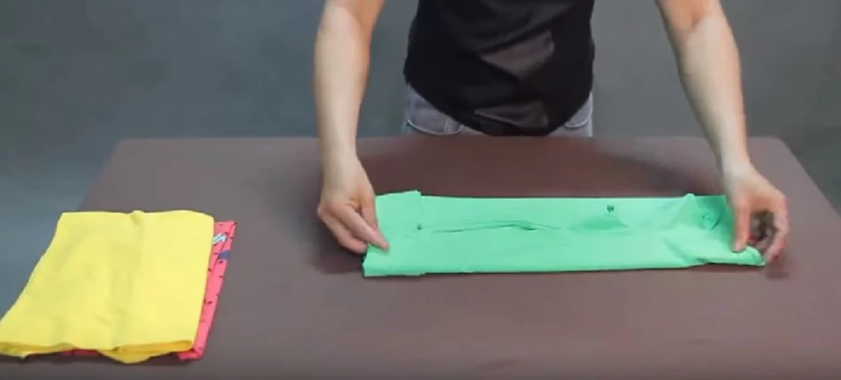 วิธีพับผ้าใส่กระเป๋าเดินทาง ให้ประหยัดพื้นที่แถมเสื้อผ้าไม่มียับ
