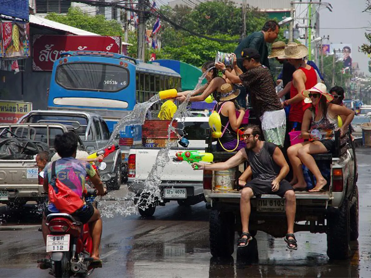 สงกรานต์ปลอดภัย!! พม.จับมือภาคีเครือข่าย เตือนคนไทย เล่นน้ำปลอดภัย ไร้แอลกอฮอล์ (มีคลิป)