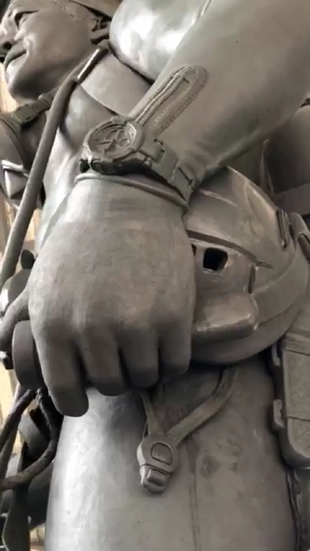 ราวกับมีชีวิต รูปปั้น "จ่าแซม+13หมูป่า" เสร็จสมบูรณ์แล้ว "อ.เฉลิมชัย" เล่าประทับใจยกเป็นประติมากรรมระดับโลก