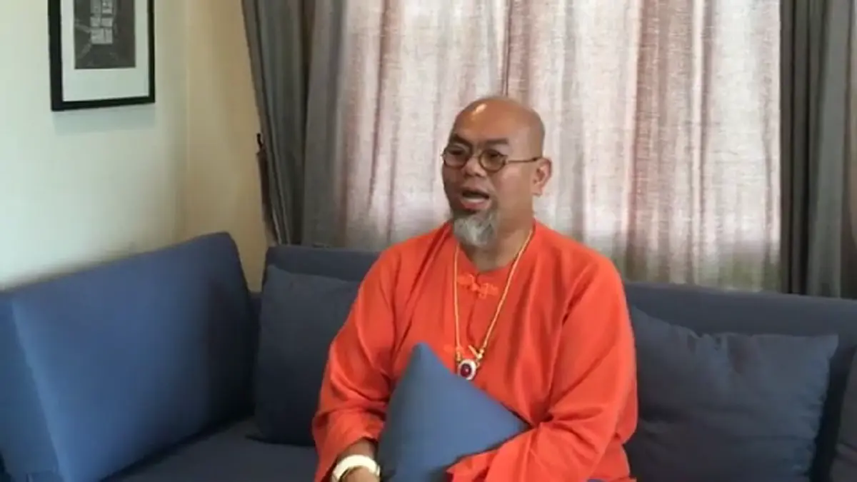 โดนแซวหนัก "ซินแสเป็นหนึ่ง" เคลื่อนไหวแล้ว จะเอาไงดี หลังผลักตัวเองไปเป็นเหยื่อให้ "หนุ่มพีท" หลอก