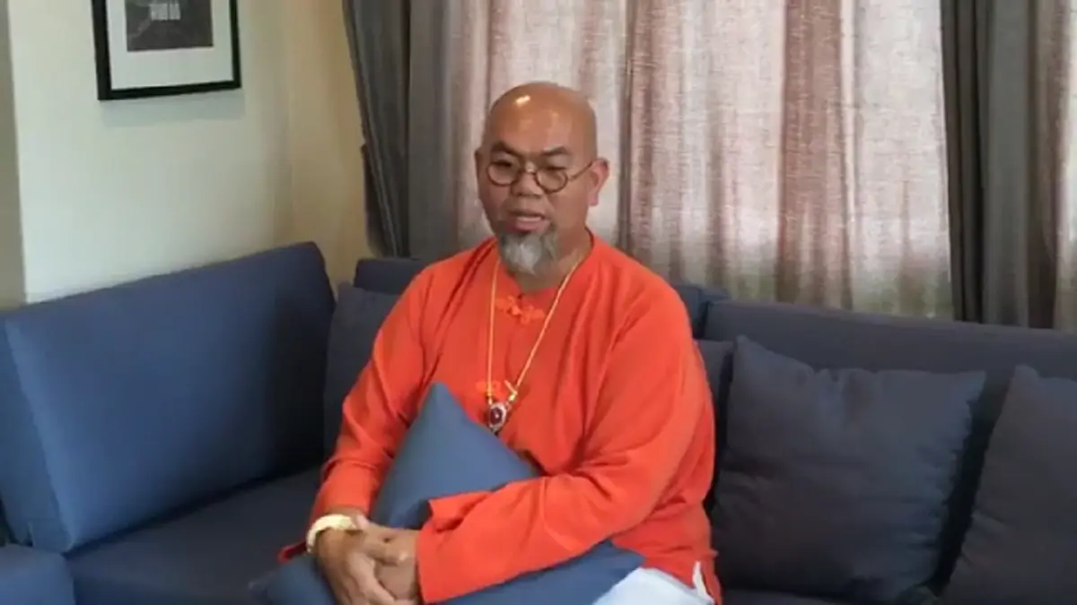 โดนแซวหนัก "ซินแสเป็นหนึ่ง" เคลื่อนไหวแล้ว จะเอาไงดี หลังผลักตัวเองไปเป็นเหยื่อให้ "หนุ่มพีท" หลอก