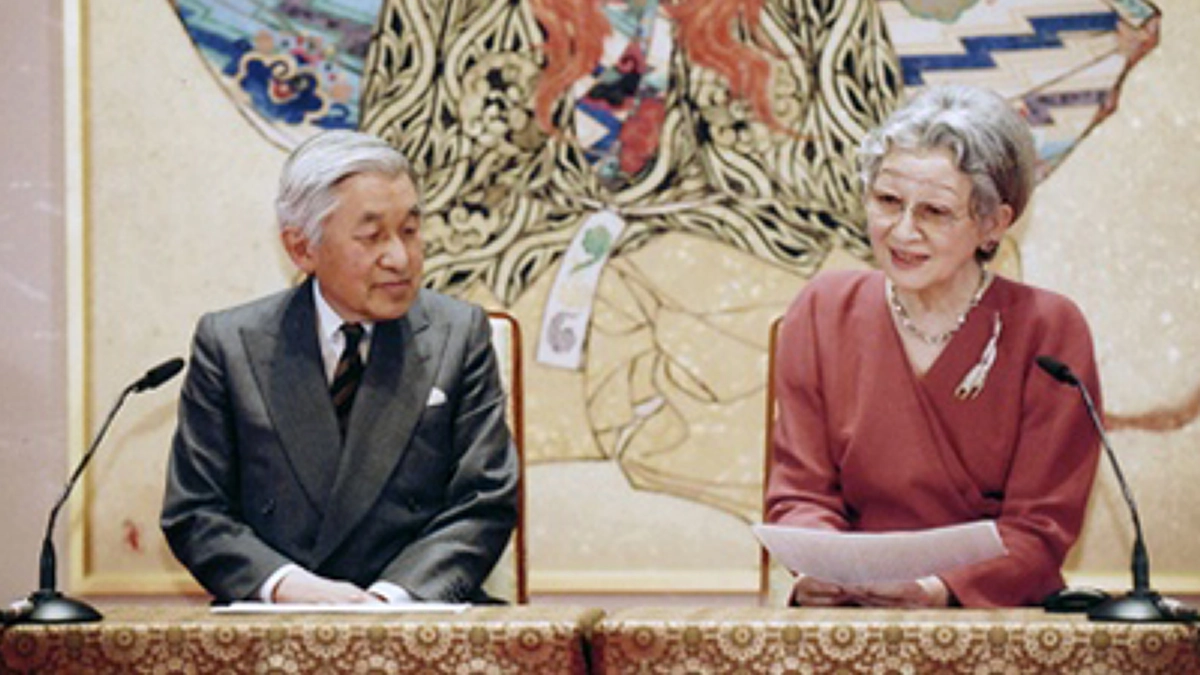 ครบรอบ ๕๘ ปีการอภิเษกสมรสที่ชาวญี่ปุ่นกล่าวขาน “เทพนิยายที่เกิดขึ้นจริง” ของสมเด็จพระจักรพรรดิอะกิฮิโตะ  และ สมเด็จพระจักรพรรดินีมิชิโกะ