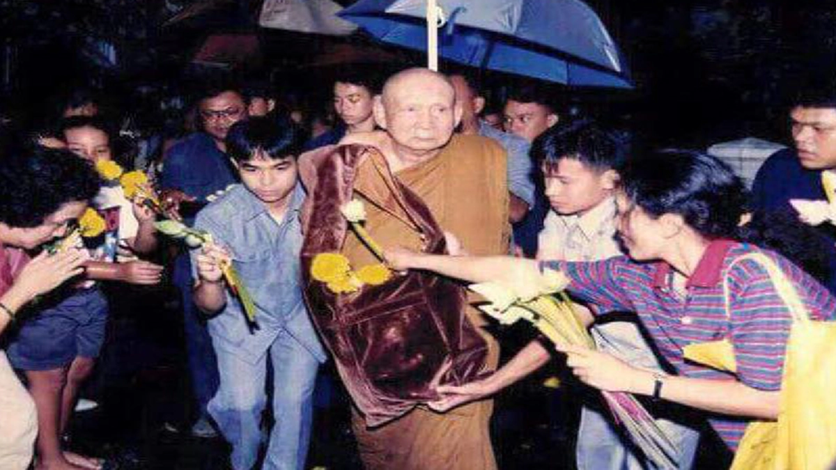 น้อมรำลึกสักการะสมเด็จพระญาณสังวรฯ  ในเทศกาลเข้าพรรษา ร่วมสักการะพระสรีรังคารของพระองค์ ณวัดบวรนิเวศ