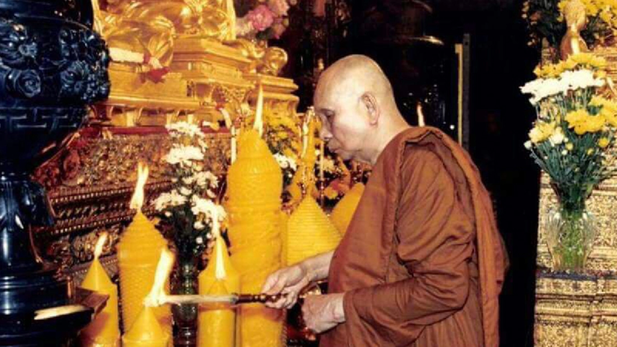 น้อมรำลึกสักการะสมเด็จพระญาณสังวรฯ  ในเทศกาลเข้าพรรษา ร่วมสักการะพระสรีรังคารของพระองค์ ณวัดบวรนิเวศ