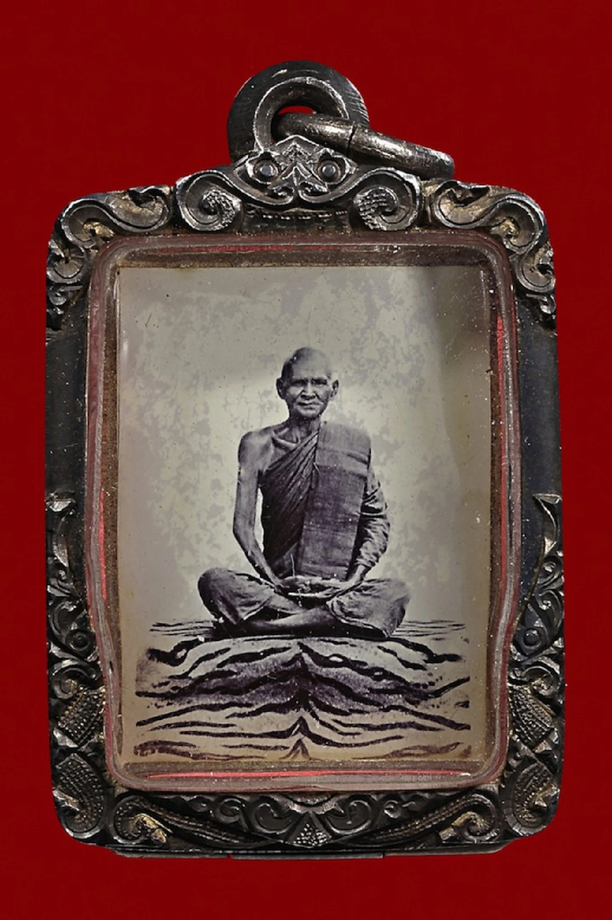 น้อมรำลึก ๒๒ พฤษภาคม วันละสังขาร "หลวงพ่อเดิม วัดหนองโพธิ์" ช้างแสนรู้อาลัย เฝ้าข้างกุฏิอย่างเงียบสงบ!!