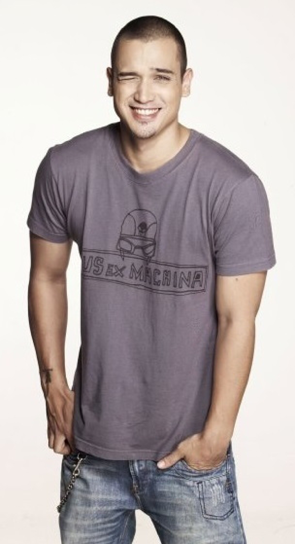 **คนทั้งประเทศยังไม่ลืม ?? เปิดภาพ 8 พระเอกชื่อดัง "หันหลังให้วงการ" อย่างถาวร ! แต่แฟนคลับยังคับคั่งเหมือนเช่นเคย ! (ภาพ)