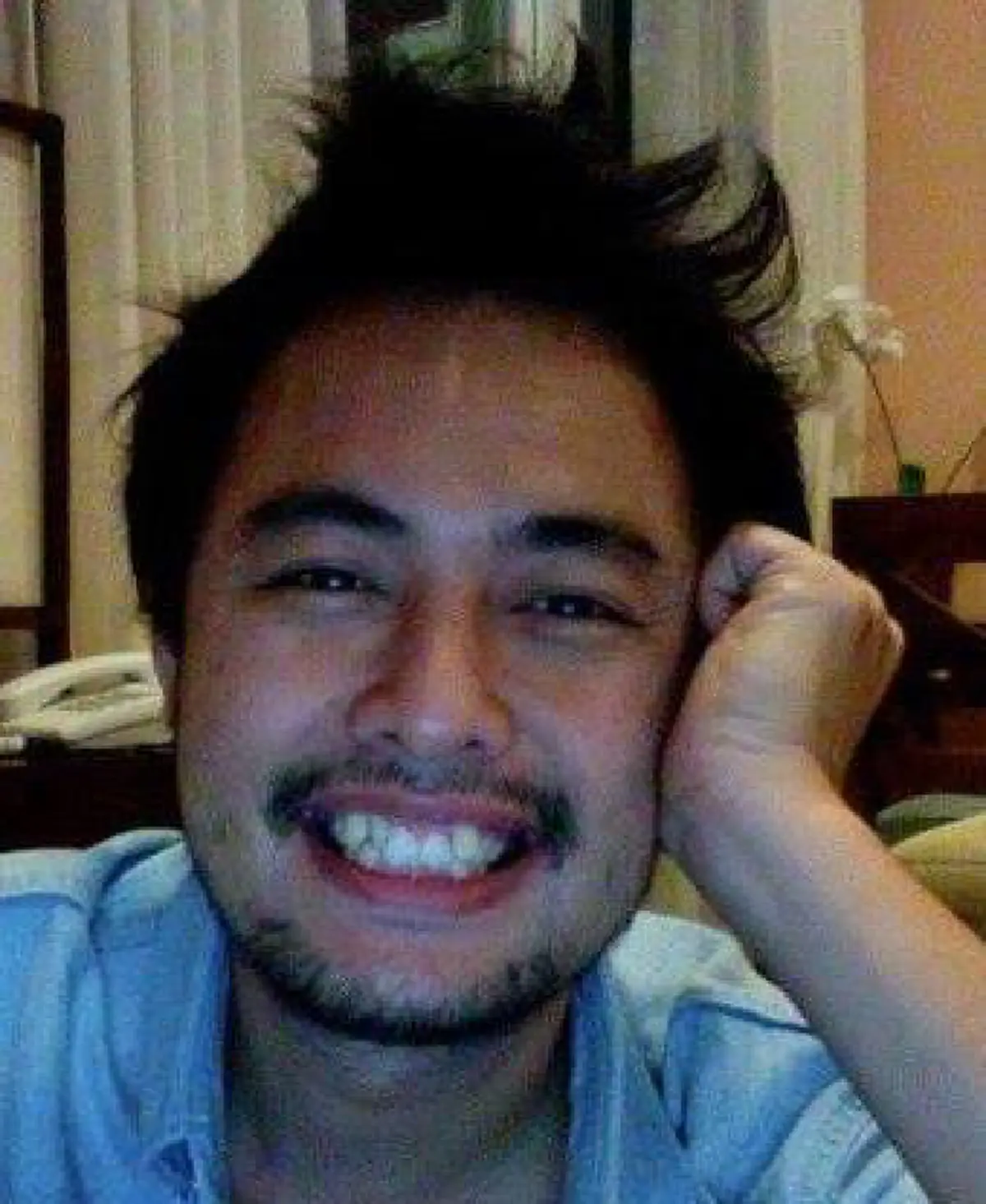 "ชาติฉกาจ" ผู้กำกับเอ็มวี "บันไดสีแดง" ให้ฮิวโก้ หลังโดนแบน อธิบายที่มาเอ็มวี ช็อตต่อช็อต ที่ฟังแล้วมีซี้ดตาม แรงได้อีก !! (มีคลิป)