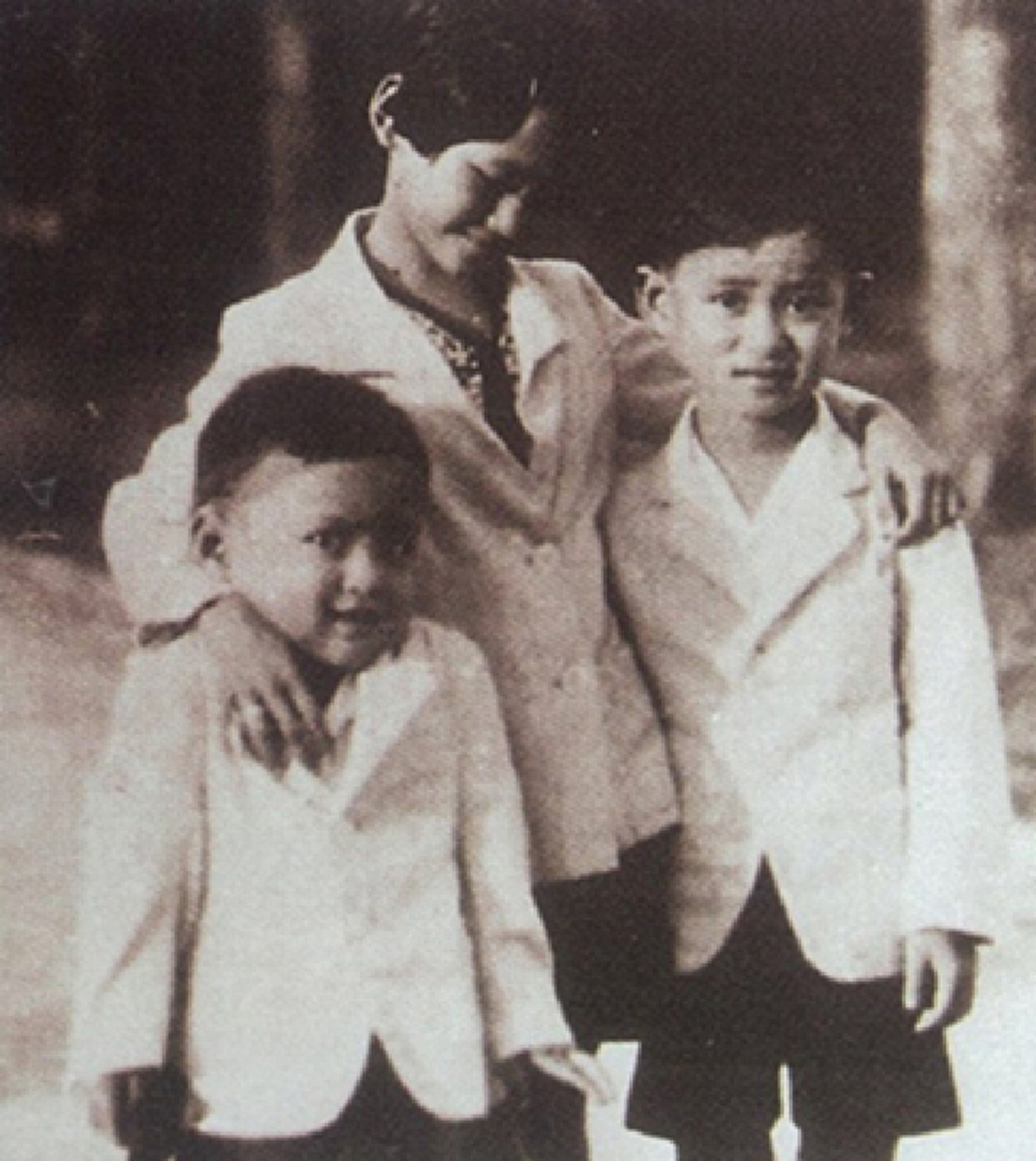 คิดถึงทุกพระองค์.! ย้อนอ่าน 5 เรื่องเล่าจากสมเด็จพระเจ้าพี่นางเธอฯ เมื่อครั้งในหลวง ร.9 ทรงพระเยาว์