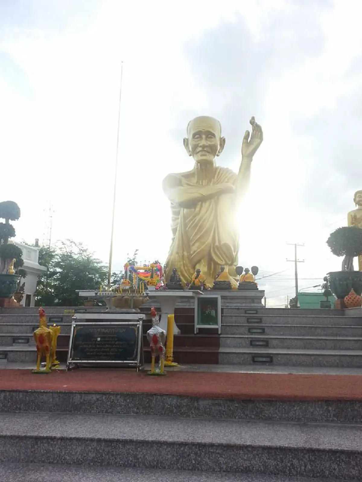 อธิษฐานขอบารมี “หลวงปู่สรวง” คุ้มครองต้องที่นี่! “บายตึ๊กเจีย” ธรรมสถานจากนิมิต หลวงปู่สรวงมาบอกให้สร้าง ที่ศิษย์หลวงปู่ ไม่ควรพลาด!!